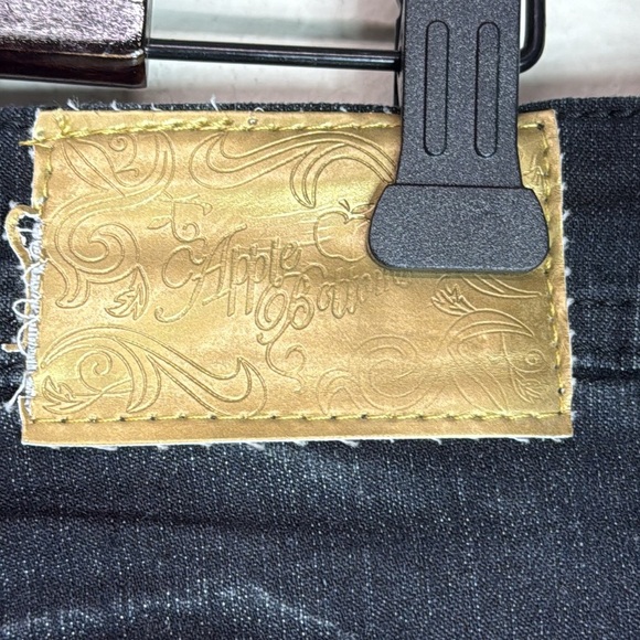 (T6) Vintage Apple Bottoms jeans with silver embroidery from the 2000s. Size 22. - Picture 3 of 14